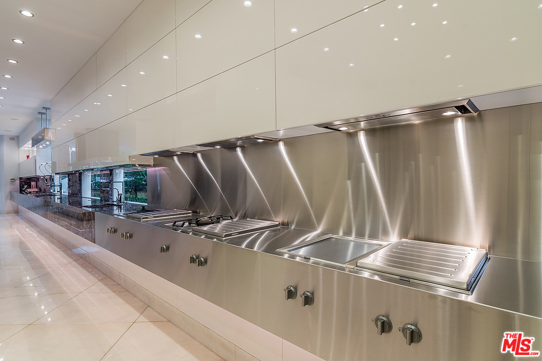 1000 Elden Way Beverly Hills, CA 90210 - Photo 17 of 53 a view of a room with gym equipment