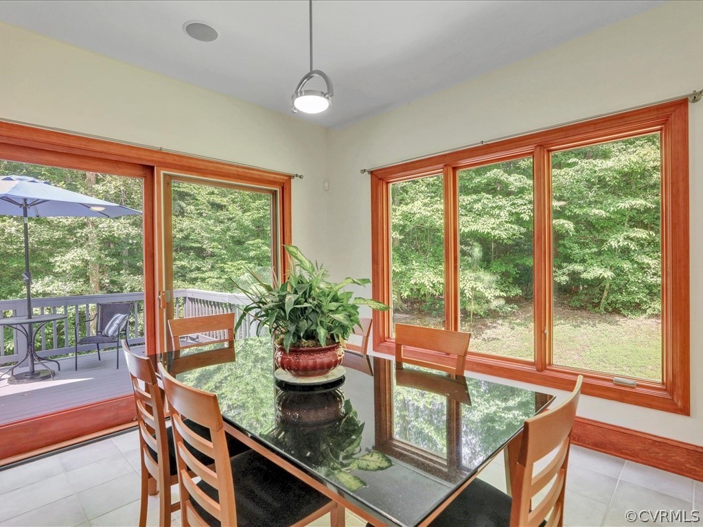 7910 Beach Road Chesterfield, VA 23832 - Photo 18 of 48 Kitchen - 10’ x 12’ eat-in area with