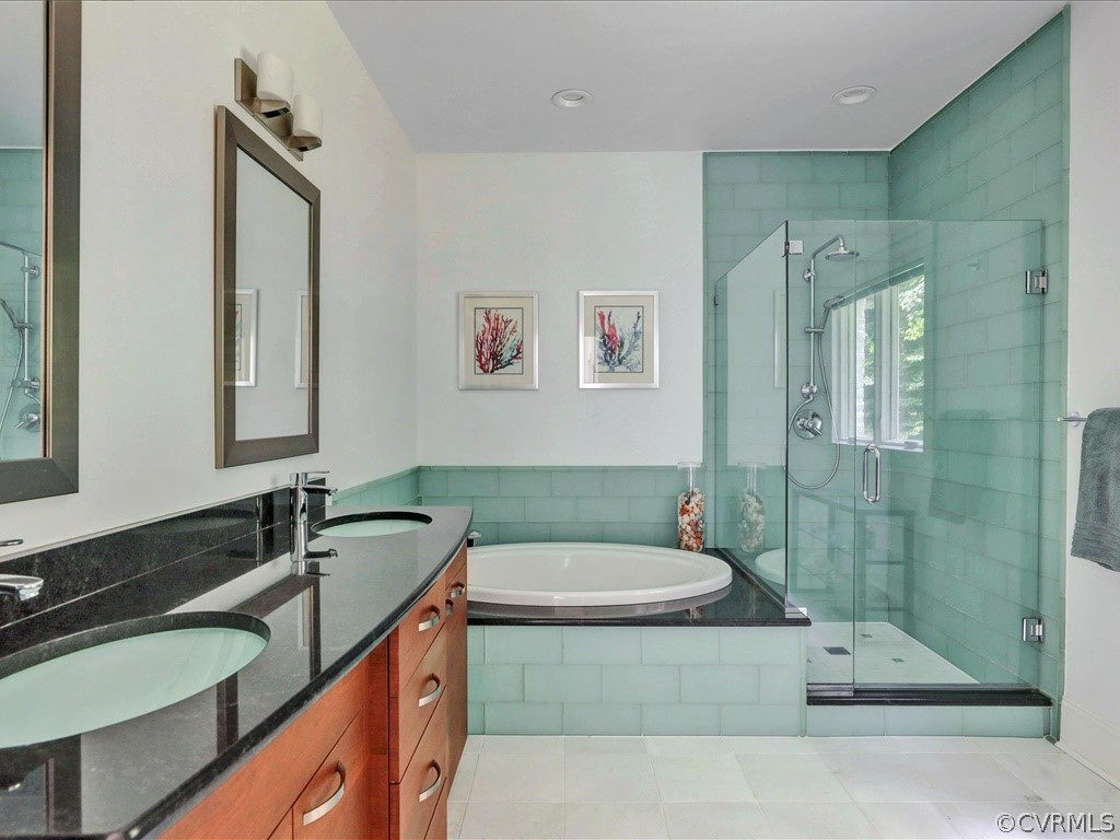 7910 Beach Road Chesterfield, VA 23832 - Photo 25 of 48 First Floor Master Bathroom - 9’ x 15ȁ