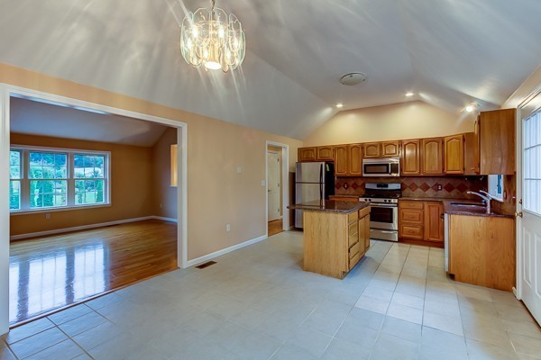 1 Hawthorne Road Shrewsbury, MA 01545 - Photo 8 of 28 Gallery Image 8