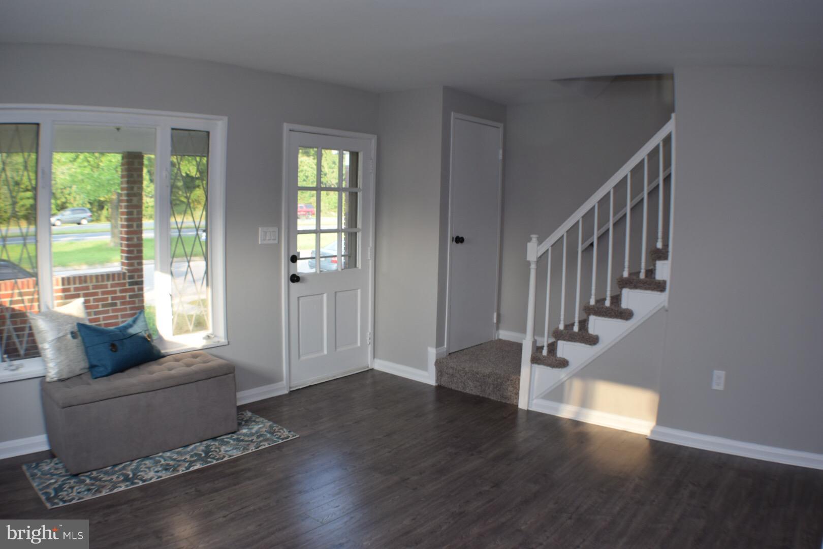 3001 Vulcan Road Baltimore, MD 21222 - Photo 1 of 30 Living Room