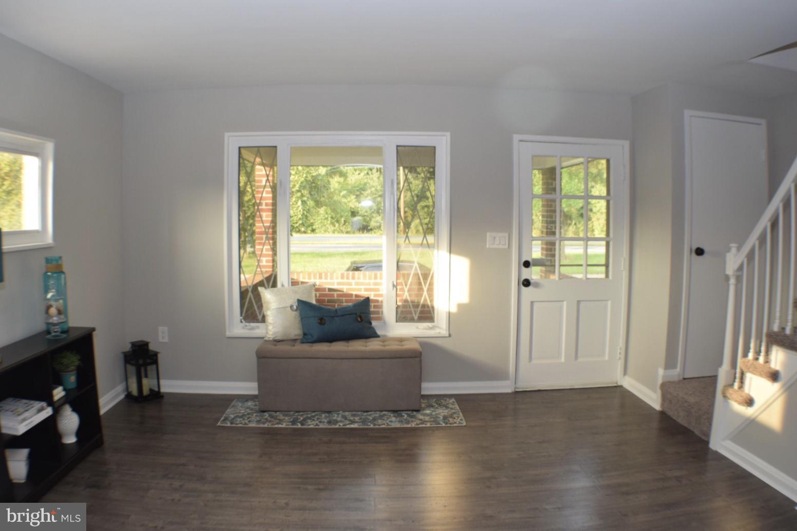 3001 Vulcan Road Baltimore, MD 21222 - Photo 2 of 30 Living Room