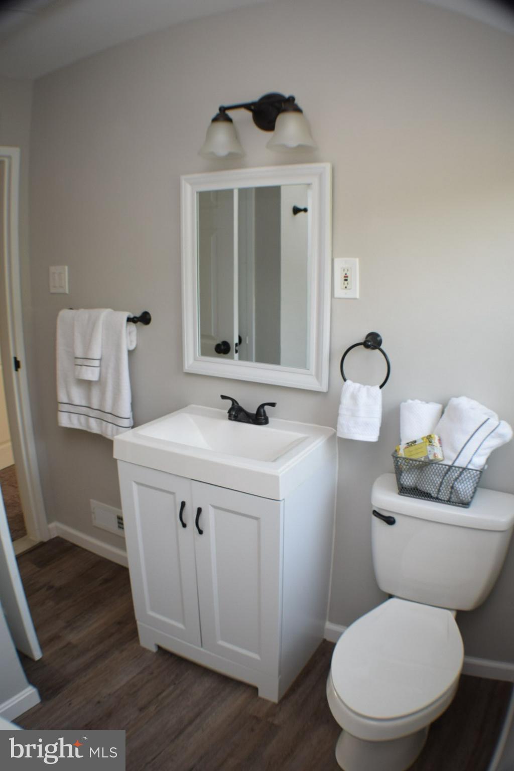 3001 Vulcan Road Baltimore, MD 21222 - Photo 14 of 30 Bath