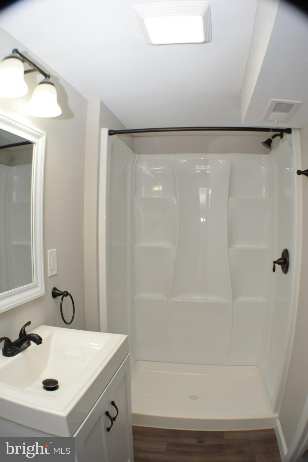 3001 Vulcan Road Baltimore, MD 21222 - Photo 15 of 30 Bath
