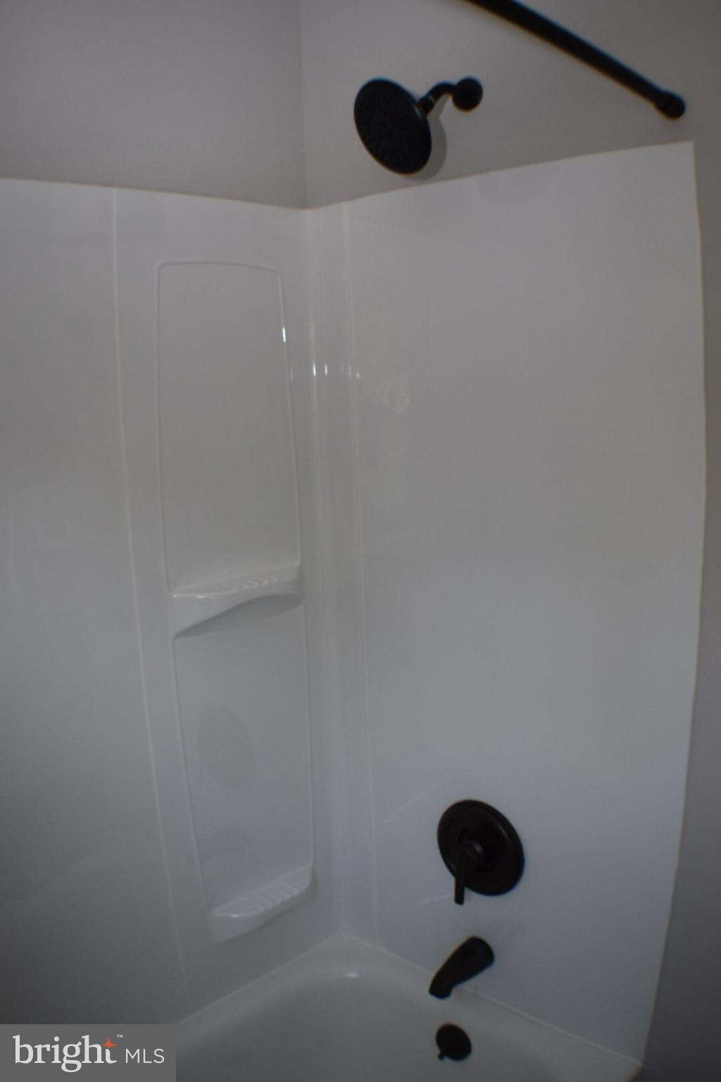 3001 Vulcan Road Baltimore, MD 21222 - Photo 16 of 30 Bath