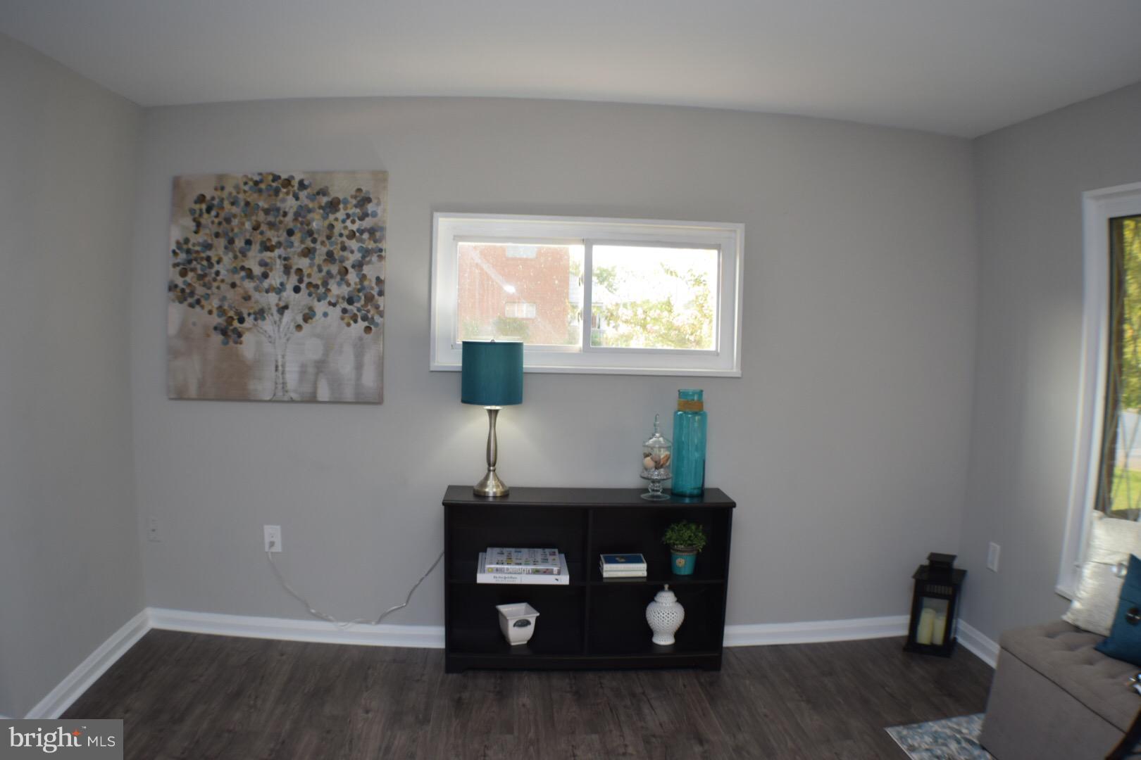 3001 Vulcan Road Baltimore, MD 21222 - Photo 5 of 30 Living Room