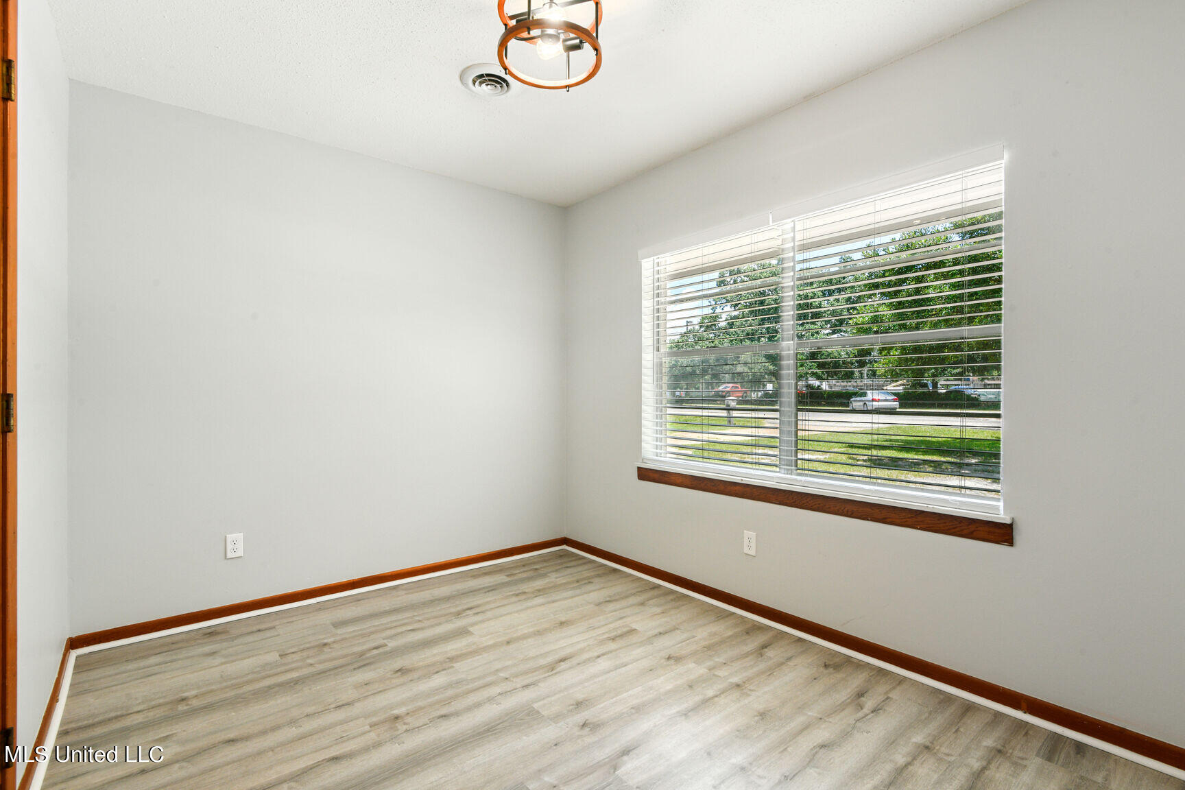 2219 Switzer Road Gulfport, MS 39507 - Photo 11 of 27 Bedroom