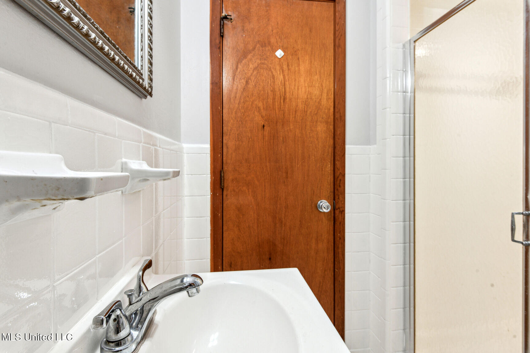 2219 Switzer Road Gulfport, MS 39507 - Photo 19 of 27 Bathroom