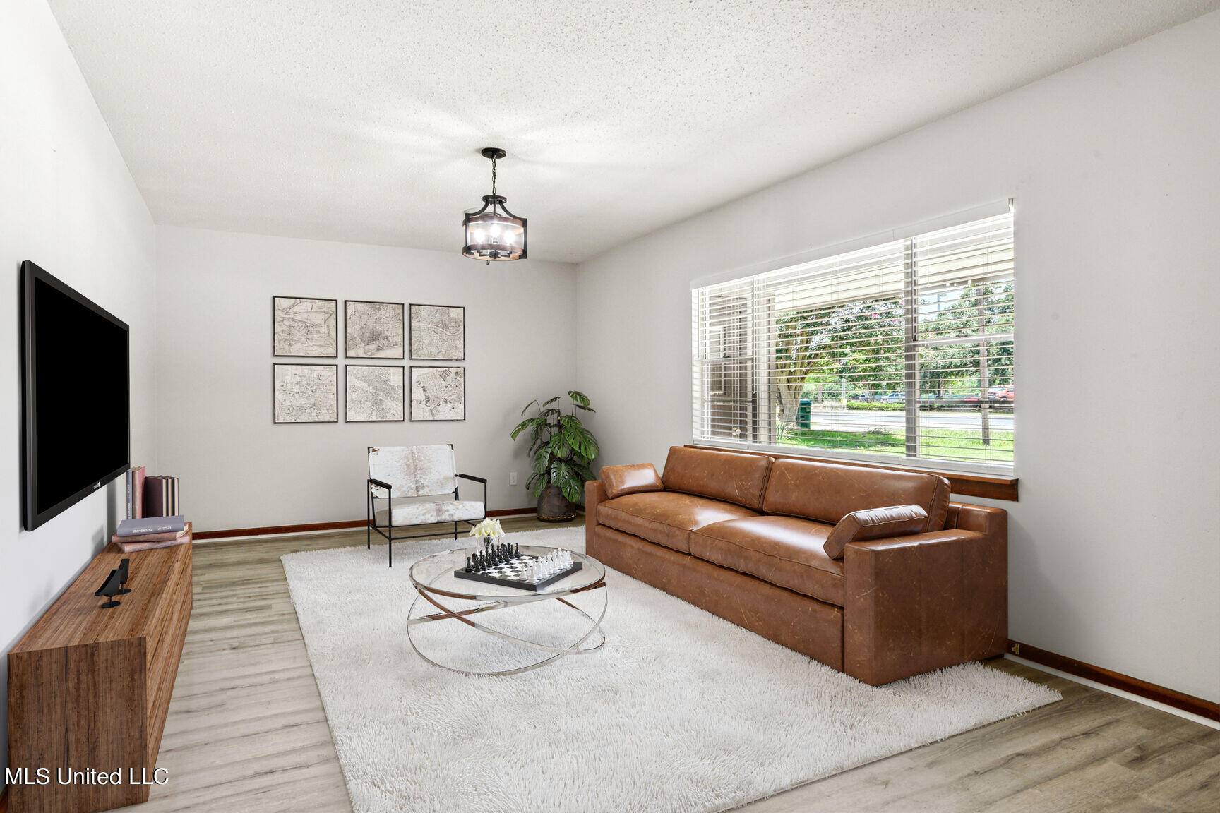 2219 Switzer Road Gulfport, MS 39507 - Photo 2 of 27 Living Room