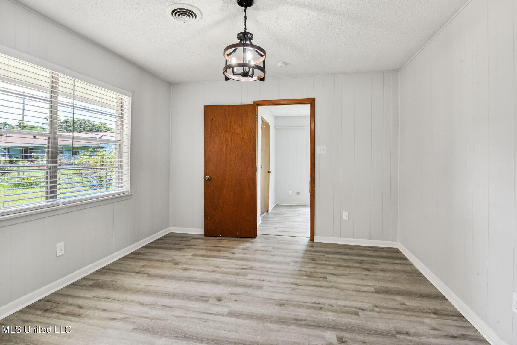 2219 Switzer Road Gulfport, MS 39507 - Photo 21 of 27 Dining Room