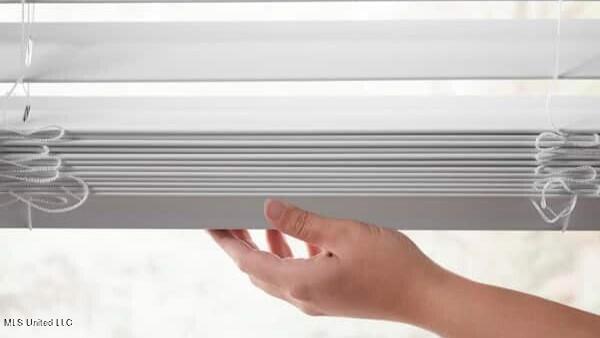 2219 Switzer Road Gulfport, MS 39507 - Photo 26 of 27 Cordless Blinds
