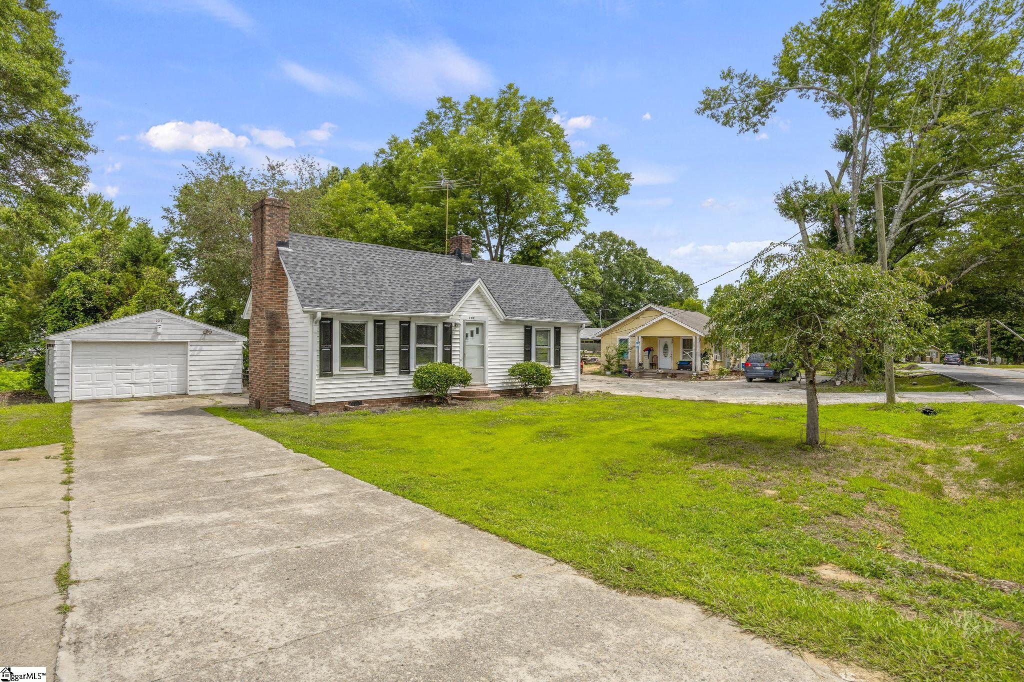 107 West Marion Road Greenville, SC 29617 - Photo 2 of 36