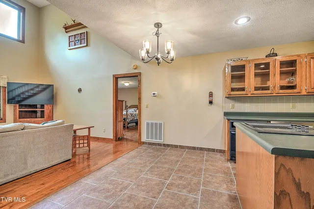 $709,000 | 122 Chase Drive, Roan Mountain, TN 37687