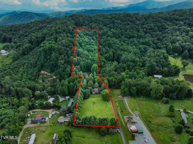 $709,000 | 122 Chase Drive, Roan Mountain, TN 37687