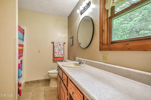 $709,000 | 122 Chase Drive, Roan Mountain, TN 37687