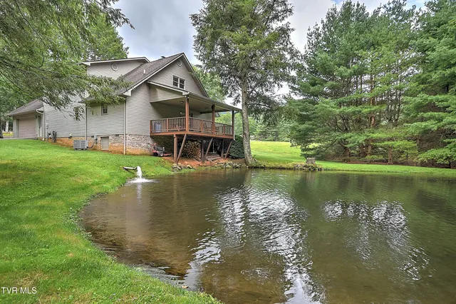 $709,000 | 122 Chase Drive, Roan Mountain, TN 37687