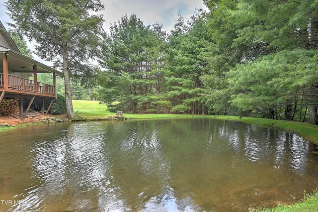 $709,000 | 122 Chase Drive, Roan Mountain, TN 37687