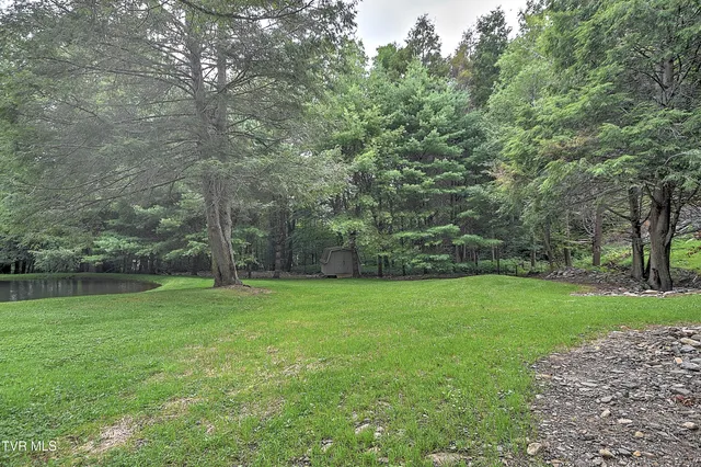 $709,000 | 122 Chase Drive, Roan Mountain, TN 37687