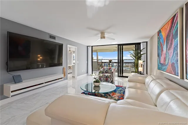 $650,000 | 625 Northwest North River Drive, Unit 206, Stuart, FL 34994