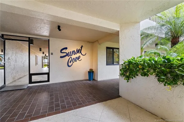 $650,000 | 625 Northwest North River Drive, Unit 206, Stuart, FL 34994