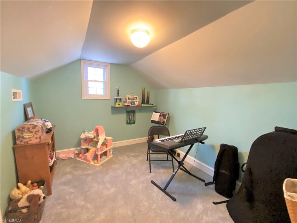 206 Lonesome Road Madison, NC 27025 - Photo 25 of 40 3rd bedroom