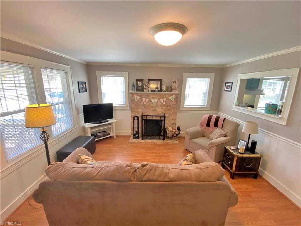 206 Lonesome Road Madison, NC 27025 - Photo 4 of 40 Additional view of living room