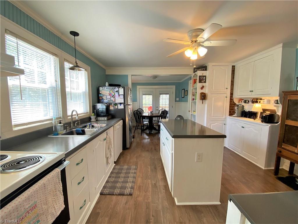 206 Lonesome Road Madison, NC 27025 - Photo 9 of 40 Additional view of kitchen