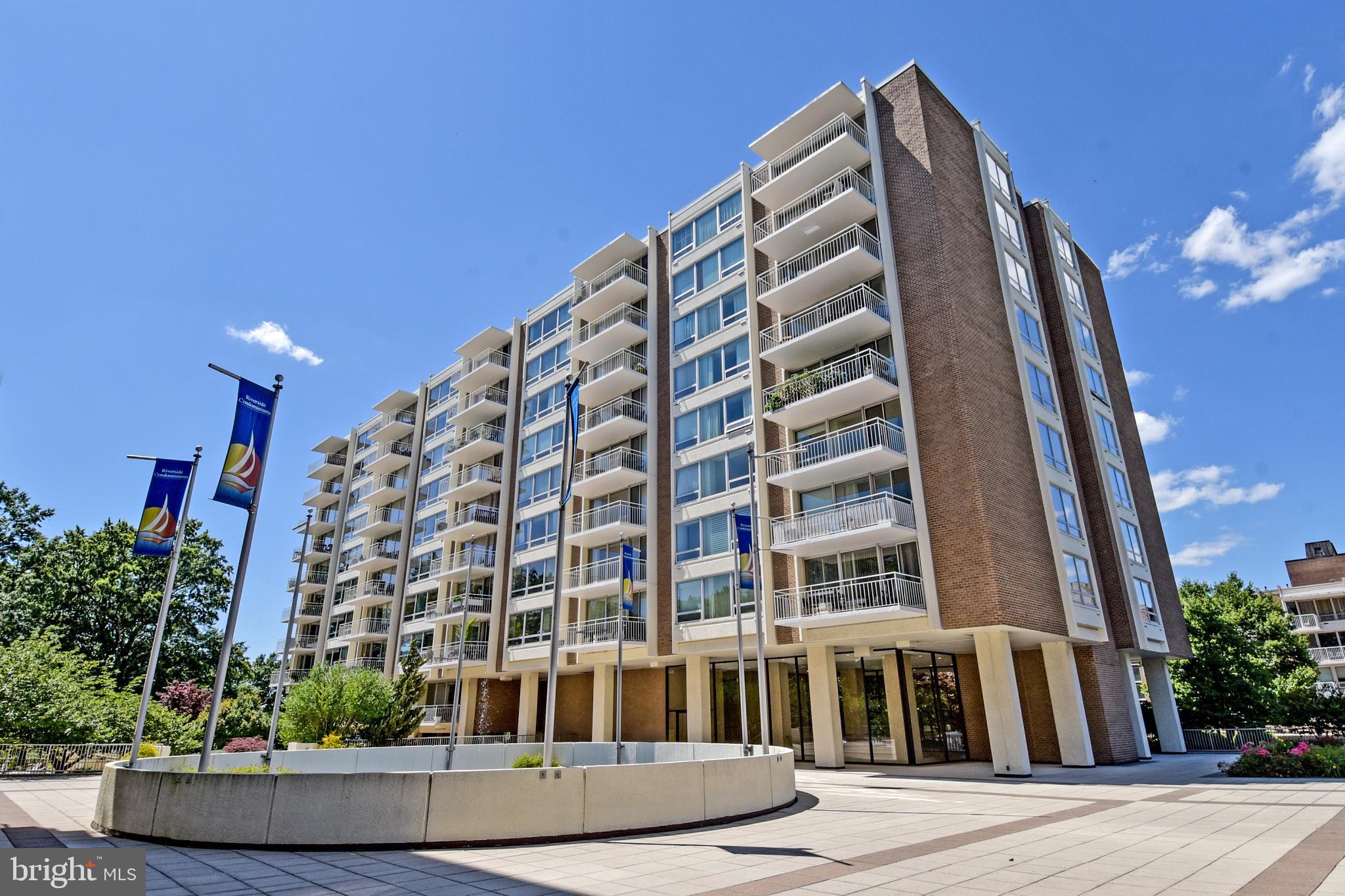 1435 4th Street Southwest, Unit B108 Washington, DC 20024 - Photo 39 of 57 a view of a tall building