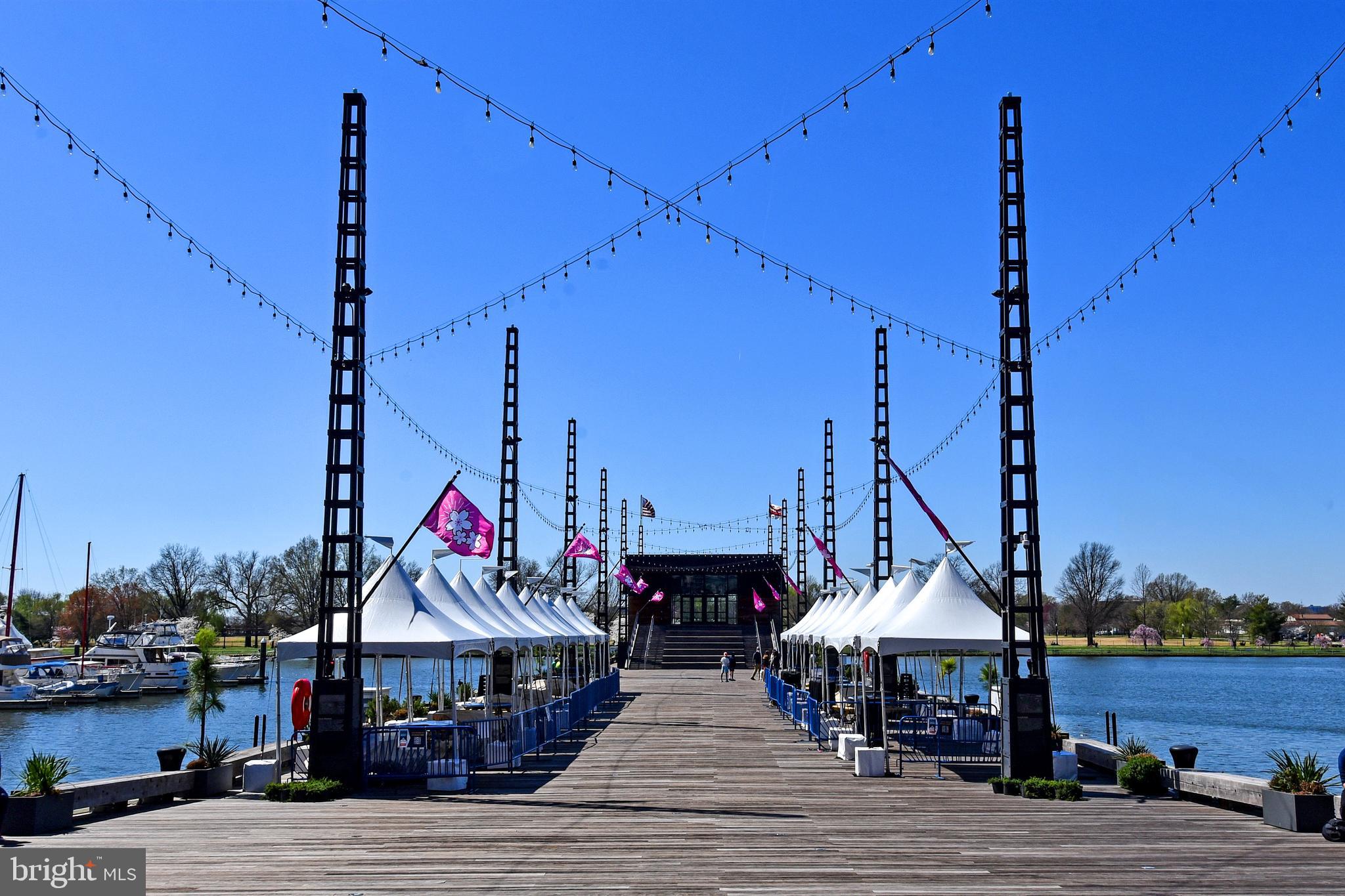 1435 4th Street Southwest, Unit B108 Washington, DC 20024 - Photo 54 of 57 a view of a chairs and table on the deck