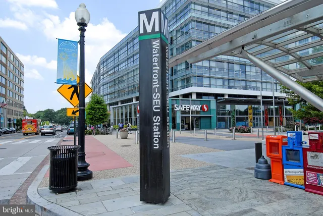 $2,400 | 1435 4th Street Southwest, Unit B108, Washington, DC 20024