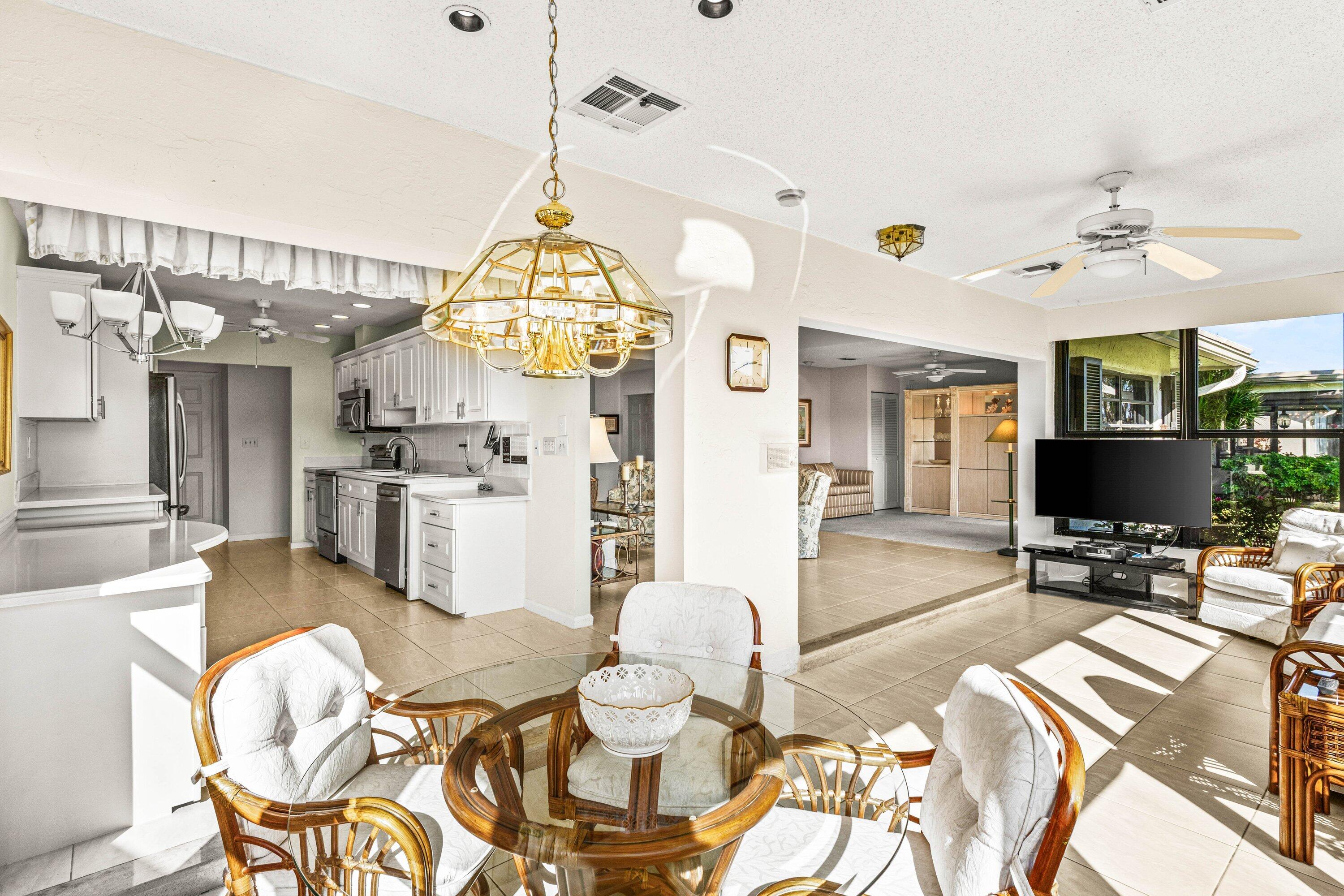 6426 Casabella Lane Boca Raton, FL 33433 - Photo 15 of 42 Breakfast room