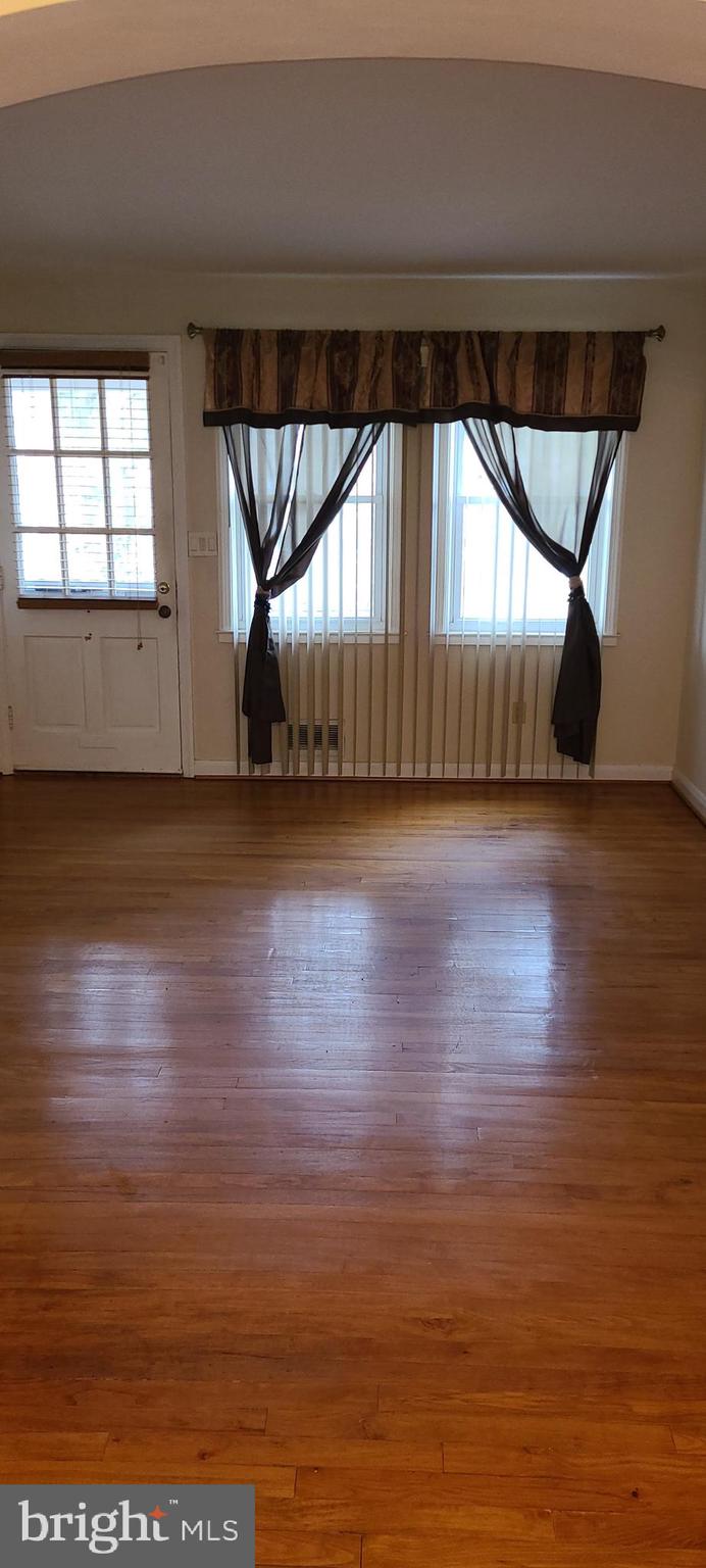 8317 Hillendale Road Baltimore, MD 21234 - Photo 3 of 36 Living Room