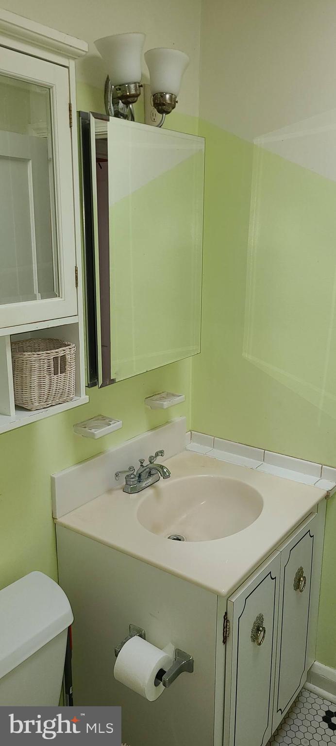 8317 Hillendale Road Baltimore, MD 21234 - Photo 21 of 36 Second floor full bath