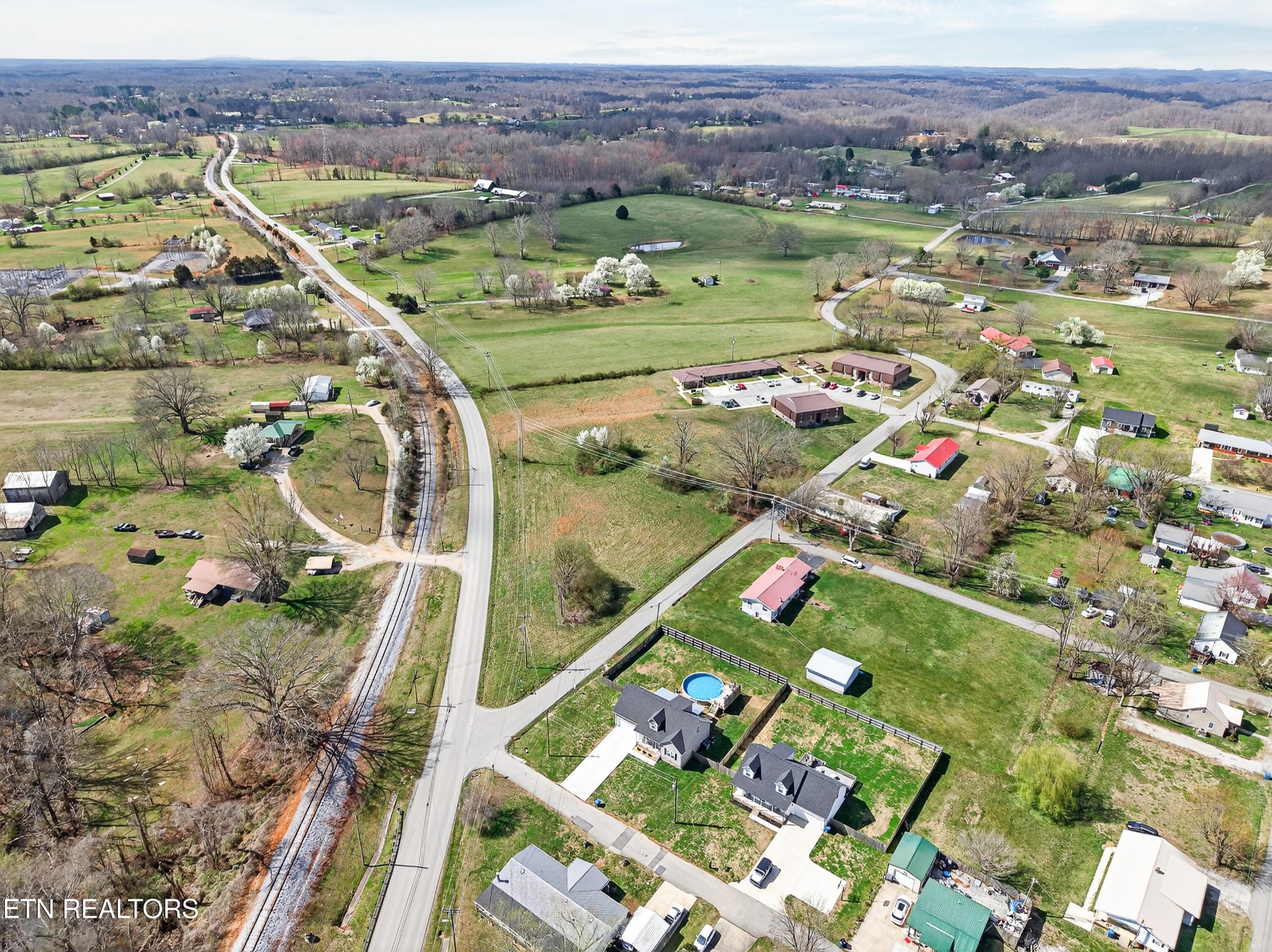 225 Peach Street Baxter, TN 38544 - Photo 34 of 35 a view of a city