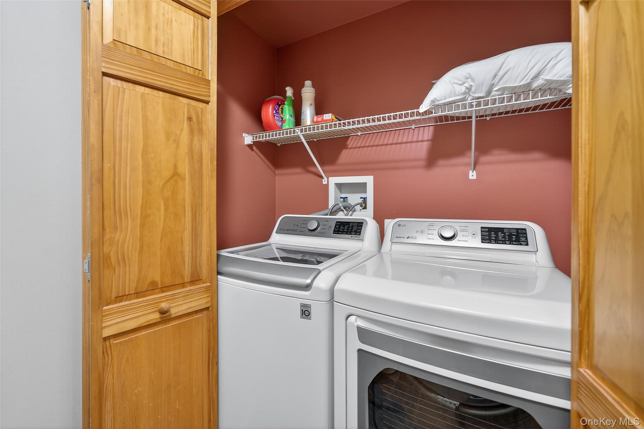 165 Cascade Road Warwick, NY 10990 - Photo 23 of 49 a utility room with dryer and washer