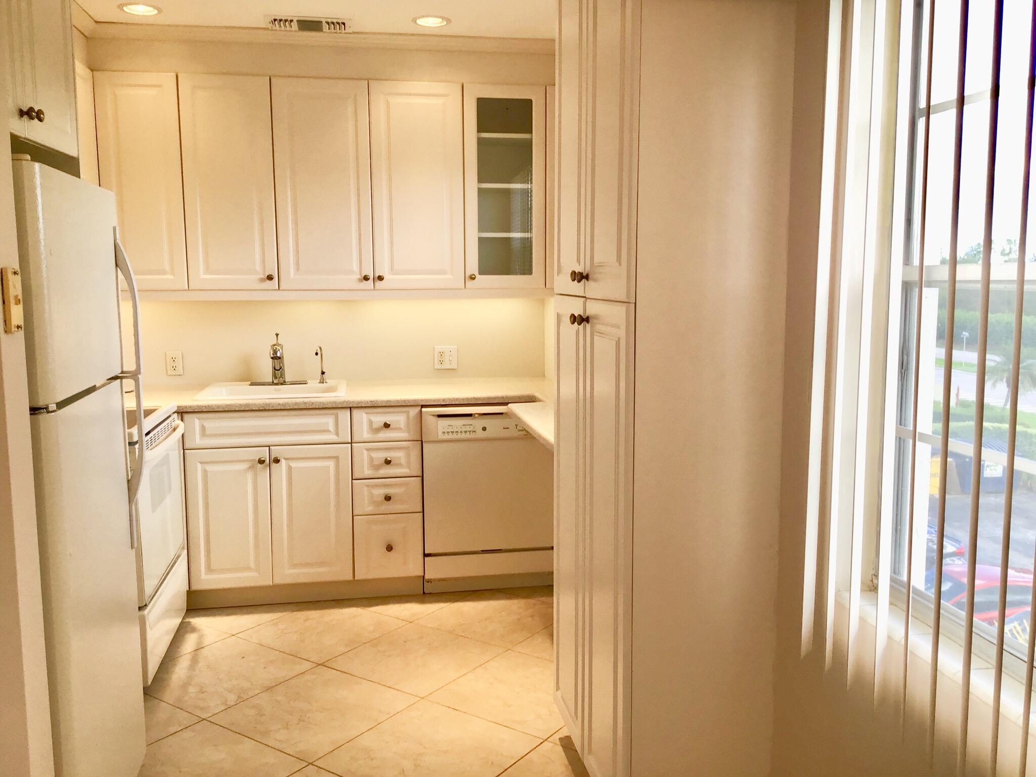 336 Brighton H Boca Raton, FL 33434 - Photo 1 of 26 B1AD7C02-ED31-49CA-AE20-52A3CD6A1EAB