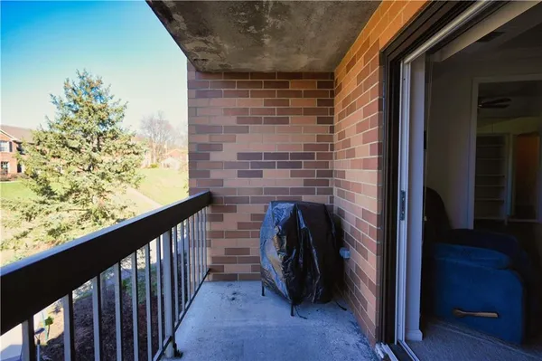 $264,900 | 1500 Cochran Road, Unit 812, Pittsburgh, PA 15243