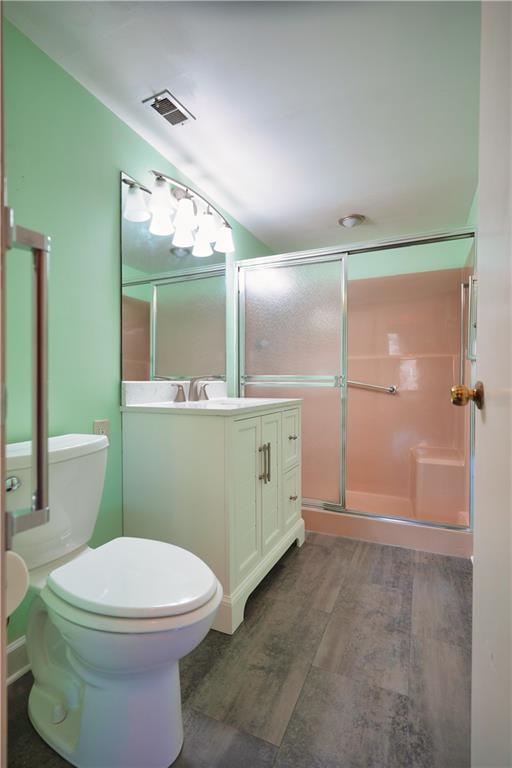 1500 Cochran Road, Unit 812 Pittsburgh, PA 15243 - Photo 21 of 41 full bathroom, hallway