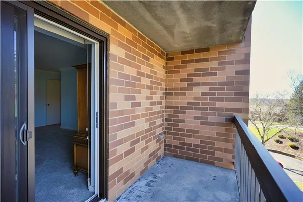 $264,900 | 1500 Cochran Road, Unit 812, Pittsburgh, PA 15243