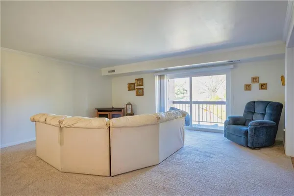 $264,900 | 1500 Cochran Road, Unit 812, Pittsburgh, PA 15243