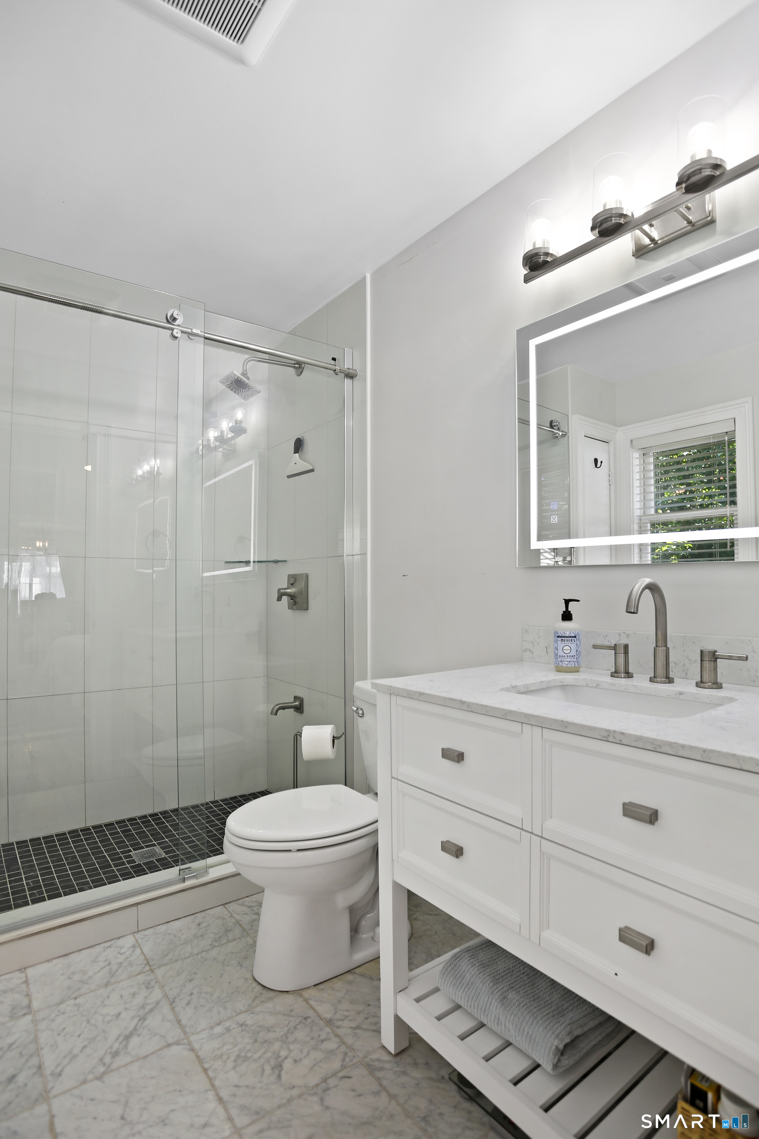 98 Youngstown Road Fairfield, CT 06824 - Photo 16 of 35