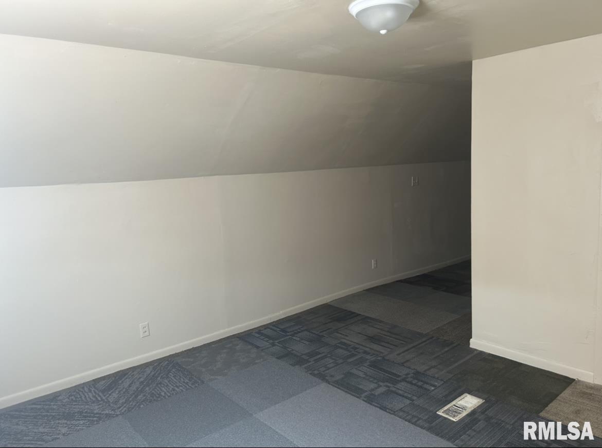 915 North 11th Street Springfield, IL 62702 - Photo 8 of 16