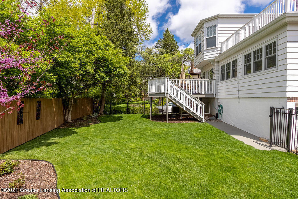 535 Ardson Road East Lansing, MI 48823 - Photo 7 of 62 Exteriors-6