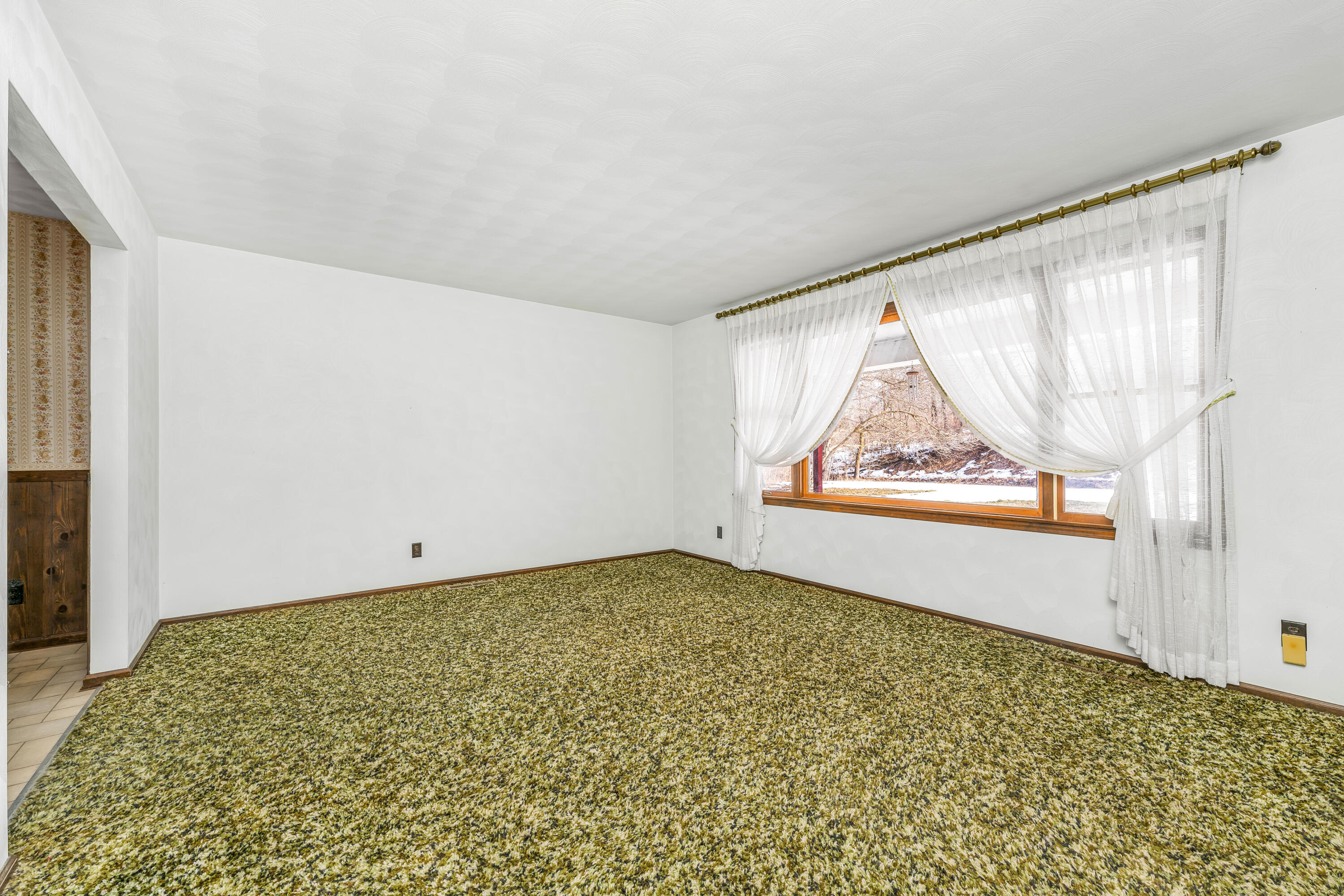 10798 Pleasant Lake Road Delton, MI 49046 - Photo 16 of 41 DSC03953