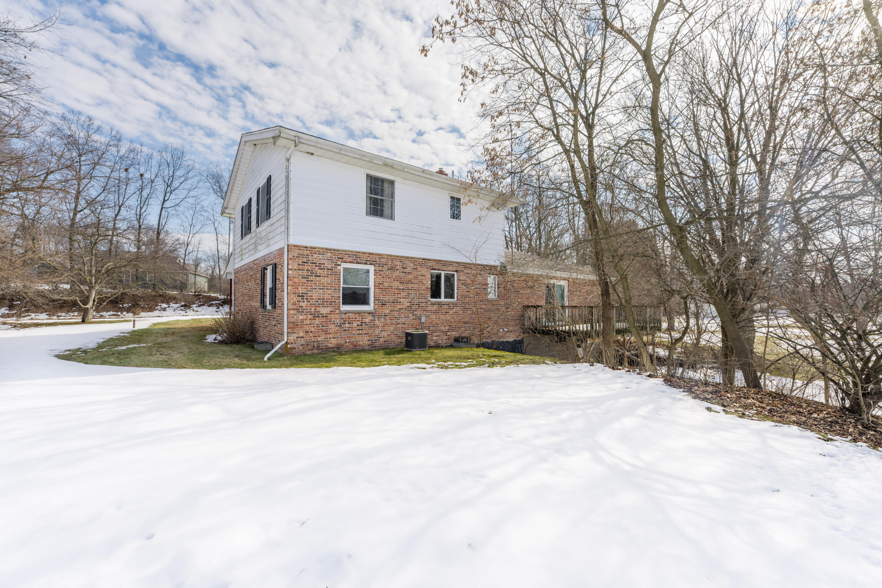 10798 Pleasant Lake Road Delton, MI 49046 - Photo 4 of 41 DSC03997