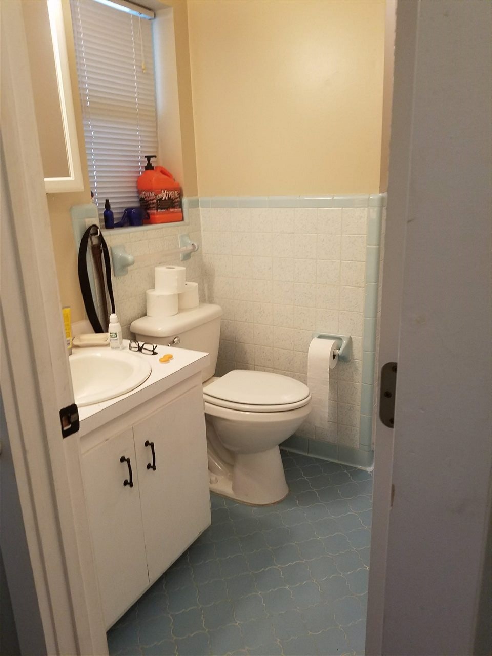 600 East Verbena Avenue Foley, AL 36535 - Photo 25 of 28 Guest Bath