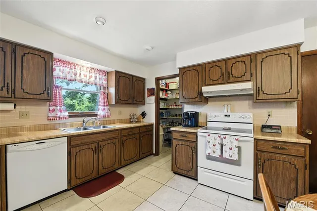 $387,000 | 12720 Oakbriar Meadows Lane, Festus, MO 63028