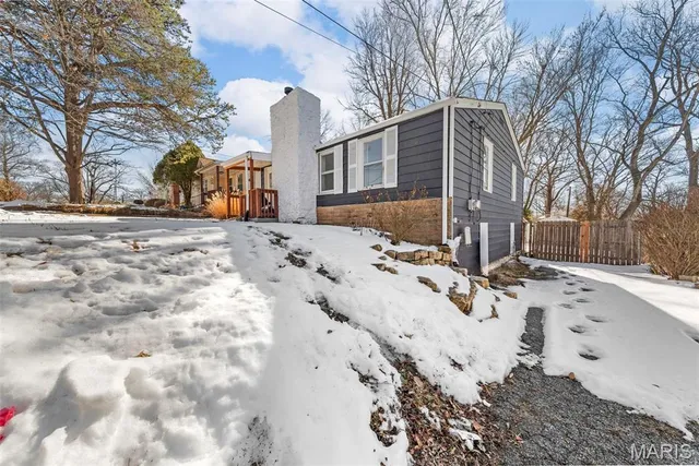 $240,000 | 9386 Golden Gate Road, St. Louis, MO 63144