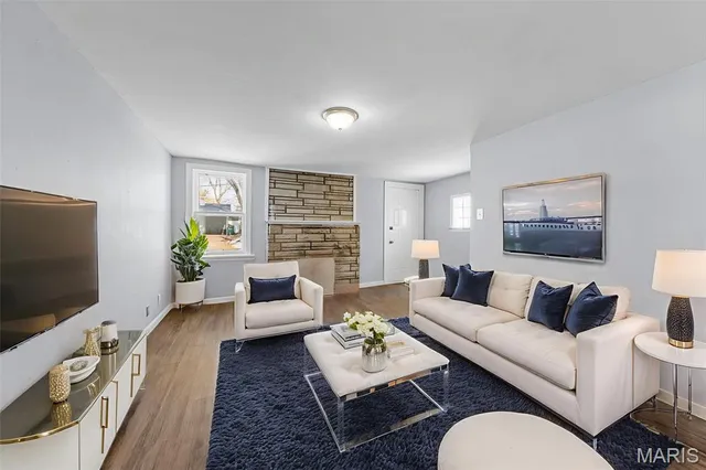 $240,000 | 9386 Golden Gate Road, St. Louis, MO 63144