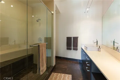 $1,089,000 | 13320 Beach Avenue, Unit 301, Marina del Rey, CA 90292